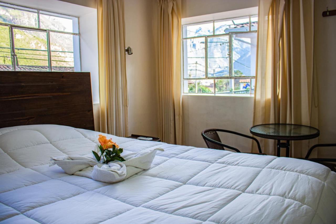 Hotel Los Laureles Calca Exterior photo