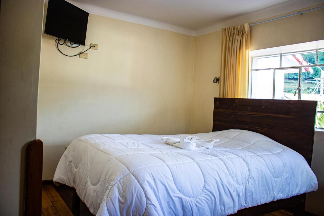 Hotel Los Laureles Calca Exterior photo