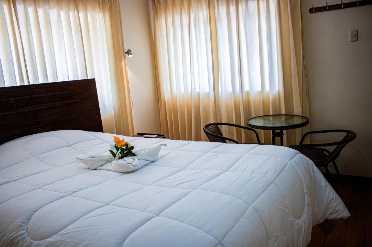 Hotel Los Laureles Calca Exterior photo