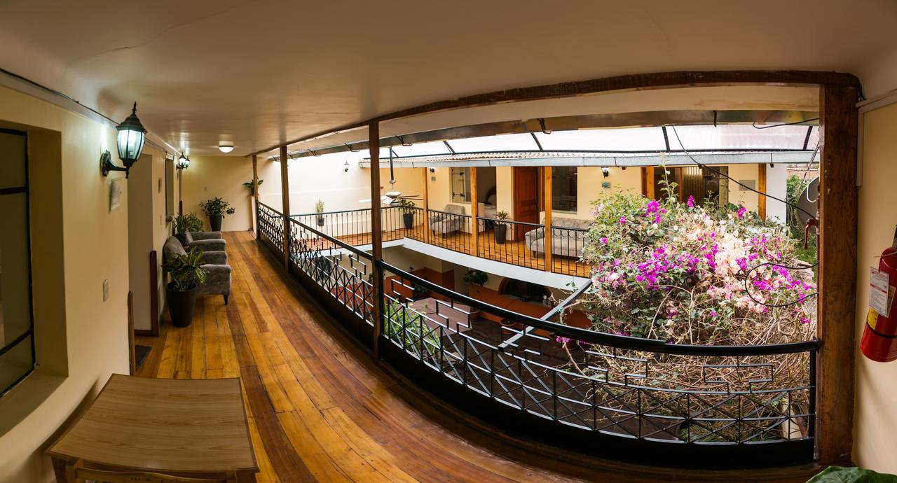 Hotel Los Laureles Calca Exterior photo